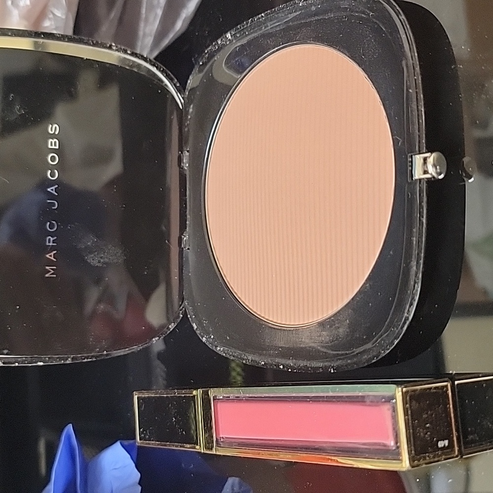 Mqrc Jacob Compact Powder and Tom Ford Lip Gloss Set